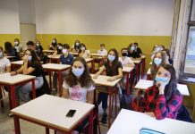 Testarea cu salivă în școli nu a fost suspendată: „S-au schimbat zilele. Testăm marți și vineri”