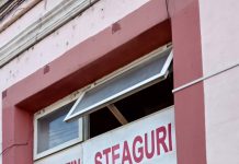 Magazinul de steaguri a fost inundat