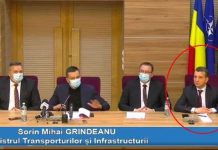 Vrăjitoru fără mască