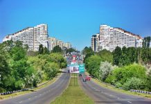 Chișinău: Percheziții de  amploare la 13 foști parlamentari, acuzați de îmbogățire ilicită. Ei au  fost acuzați că au trecut în 2015 la partidul lui Plahotniuc, contra unor  sume mari de bani