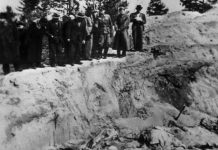 Polonia vrea să aducă dosarul privind masacrul de la Katyn în faţa justiţiei internaţionale