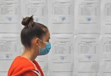 O elevă a avut nevoie de consiliere în săptămâna de la aflarea notei de 2,8 și până la contestația ce i-a dat 8,7. Cîmpeanu banalizează: ”Greşeala a fost la nivelul transcrierii notei”