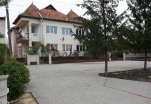 Scandal la Hidișelu de Sus, pentru un teren de 10.000 mp, dați unui ONG pe jumătate de veac