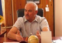 La mijlocul celui de-al treilea mandat, reprezentantul UDMR Bihor Nyako József și-a pierdut funcția de primar al orașului Valea lui Mihai