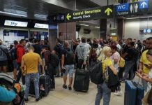 Scandal la aeroport, mii de pasageri au rămas fără zboruri! VIDEO