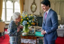 Premierul Canadei, Justin Trudeau, a cântat în holul unui hotel din Londra în ajunul înmormântării Reginei Elisabeta Video