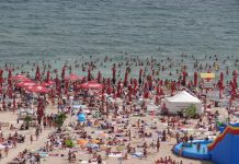 Litoralul s-a golit încă din 20 august datorită Ministrului Educației