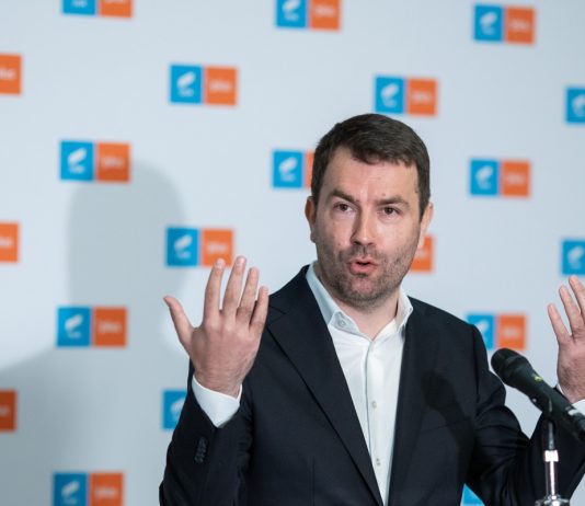 Hoțul strigă: Hoții! sau cum își răsplătea USR finanțatorii din campania electorală