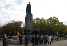 Ziua Armatei Române sărbătorită la Oradea – Depunere de coroane și jerbe la Statuia Ostașului Român