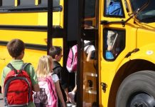 Se majorează de 4 ori suma destinată transportului elevilor școlarizați în altă localitate decât cea de domiciliu