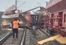 Două trenuri ce transportau cereale s-au ciocnit