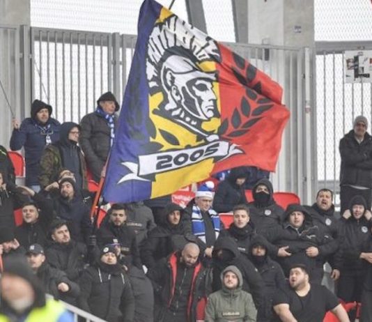 Din cauza scandărilor xenofobe din tribune, meciul de fotbal Sepsi – FCU Craiova a fost oprit definitiv de arbitrul Andrei Chivulete în minutul 26 +Video