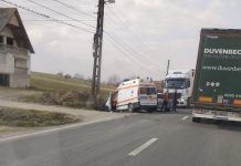 Accident cu o ambulanță la Borod, șoferul și asistenta au ajuns la spital