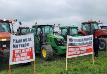 Fermierii au ieşit în stradă cu utilajele agricole