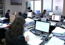 Guvernul ia în calcul tăierea salariilor sau concedierea bugetarilor