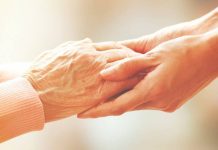 Servicii de îngrijire la domiciliu pentru bătrâni, cu bani de la stat