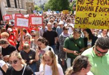 Aproape două mii de angajați din învățământul bihorean au ieșit în stradă