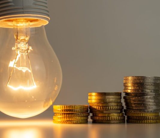 Comisia Europeană nu prelungeşte măsurile de sprijin pentru preţurile la energie