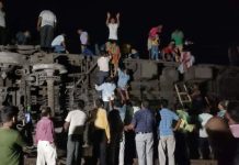 Catastrofă pe calea ferată din India: sute de morți