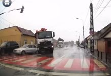 O cifă încărcată cu beton a spulberat o mașină aflată la un semafor în Oradea