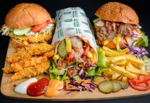 Românii consumă tot mai mulți hamburgeri și șaorme